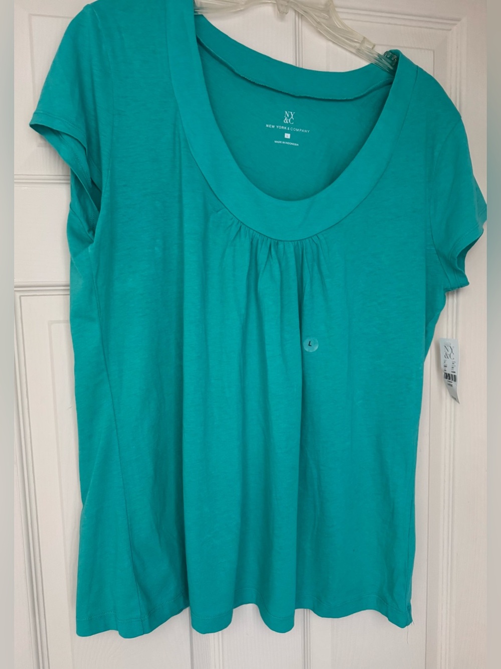 New York & Company Seafoam Green Scoop Neck Short Sleeve Top / Size Large / NWT